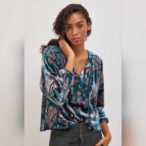 Anthropologie Faustine Blue Pink Velvet Peasant Blouse Women's Size Large NWT - Picture 15 of 15